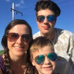 Meet your Posher, Leanne